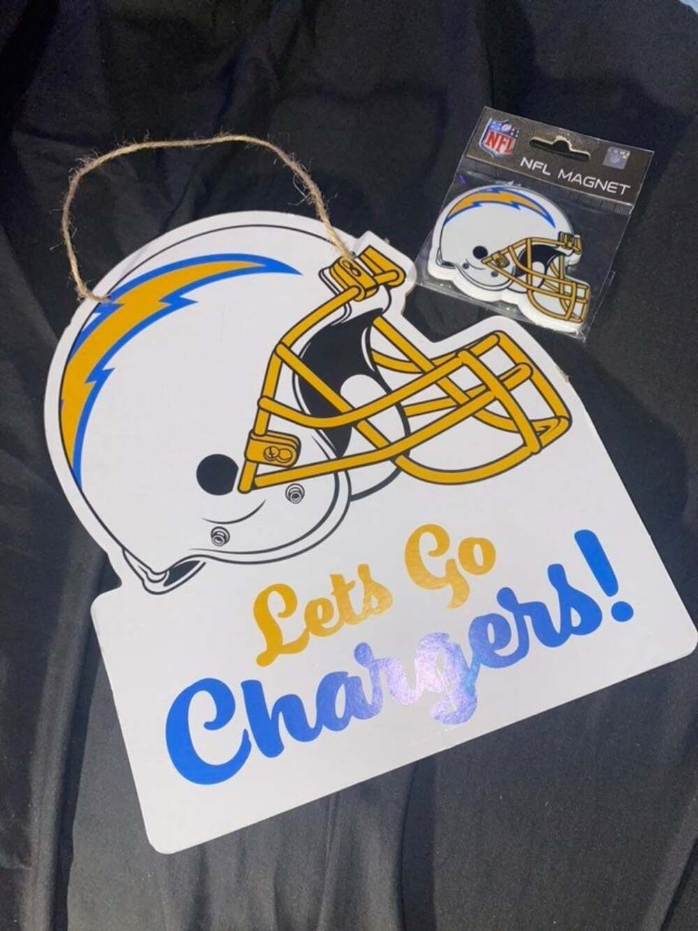 2pc Gift Set NFL Lis Angeles Chargers Wall Decor & Magnet
